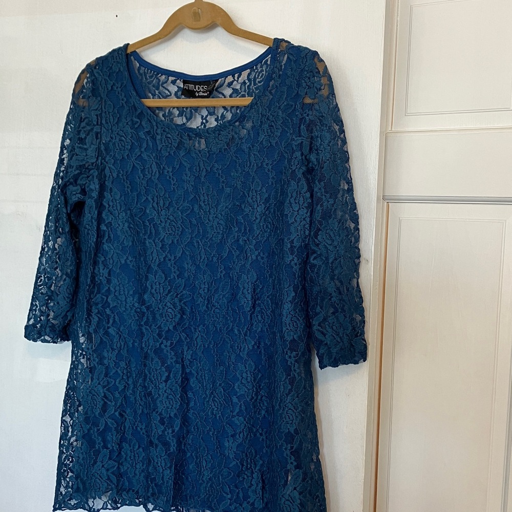 BRAND NEW W/O TAGS Attitudes by Renee Blue Lace Top 2 pc Set